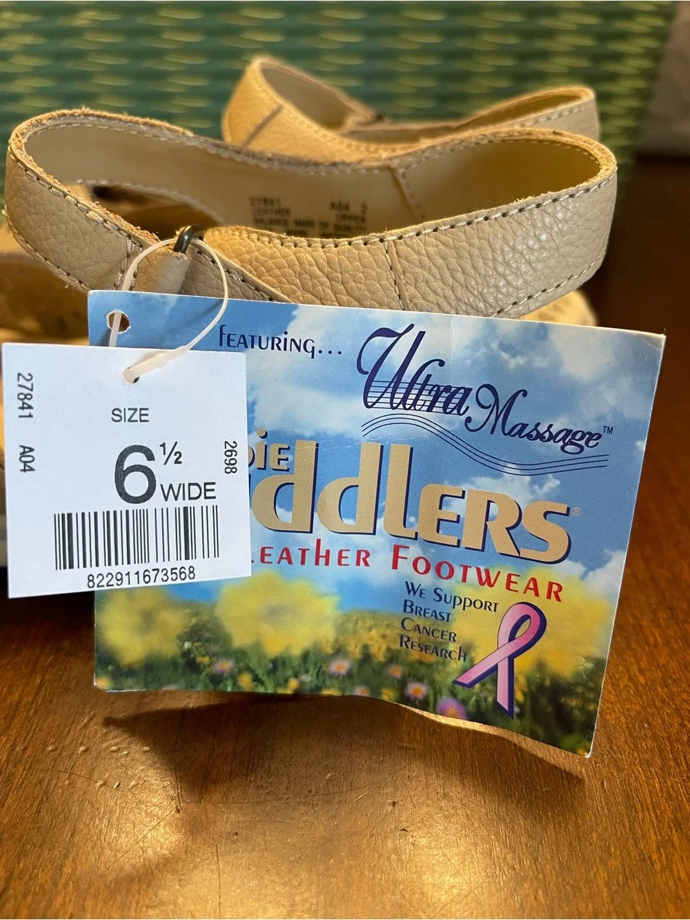 NWT Cobbler Cuddlers Beige Comfort Leather Sandals SZ 6.5 WIDE Tan